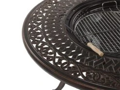 Mesa De Jardín De Metal Marrón Oscuro/beige ⌀ 105 Cm MANFRIA -Jardín Muebles Ventas cb01f163f114722b097901bcd20f27defc29b95a 61a4e4aab90f41bb8a206444cdd9c761